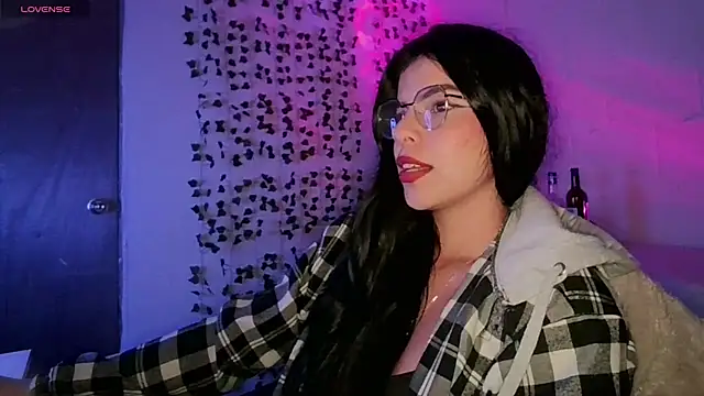 Snapshot of Adararose1 chatting on March 20, 2025, 11:45 pm Adararose1 online show from March 20, 2025, 11:45 pm