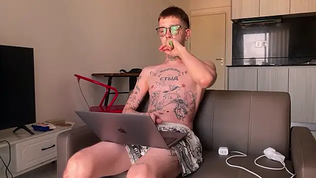 Snapshot of anahori__simon chatting on March 4, 2026, 1:24 am anahori simon online show from March 4, 2026, 1:24 am