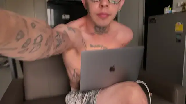 Snapshot of anahori__simon chatting on March 6, 2026, 12:05 am anahori simon online show from March 6, 2026, 12:05 am