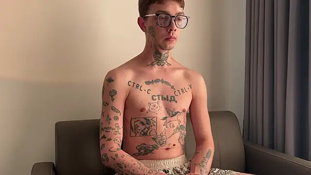 Snapshot of anahori__simon chatting on April 15, 2026, 9:26 am anahori simon online show from April 15, 2026, 9:26 am