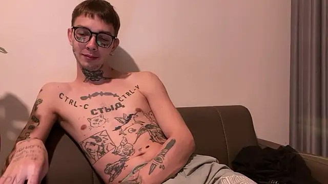 Snapshot of anahori__simon chatting on April 3, 2026, 12:33 pm anahori simon online show from April 3, 2026, 12:33 pm