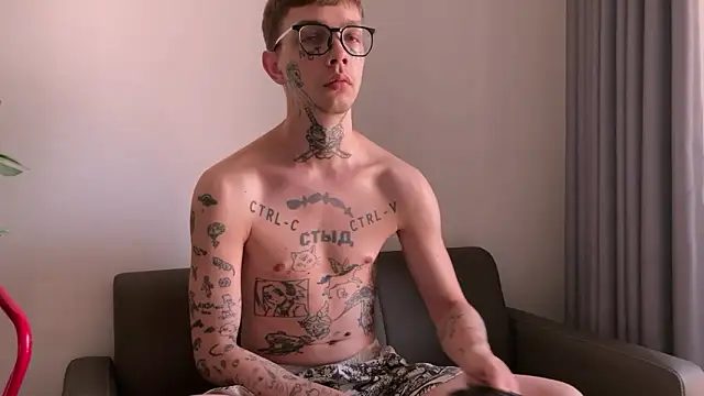 Snapshot of anahori__simon chatting on April 3, 2026, 12:28 am anahori simon online show from April 3, 2026, 12:28 am