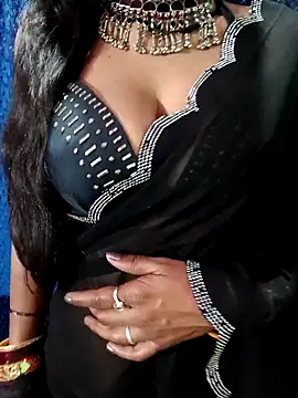 Snapshot of Savita_hotmom chatting on January 14, 2026, 5:27 pm Savita hotmom online show from January 14, 2026, 5:27 pm