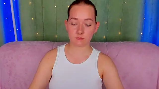 Snapshot of AlinaVice chatting on May 19, 2026, 1:56 am AlinaVice online show from May 19, 2026, 1:56 am