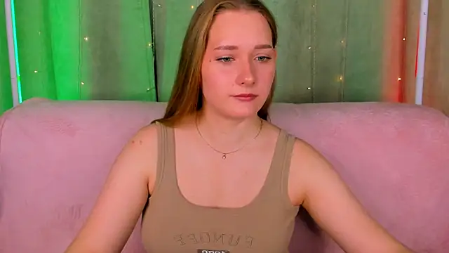 Snapshot of AlinaVice chatting on May 6, 2026, 1:09 am AlinaVice online show from May 6, 2026, 1:09 am