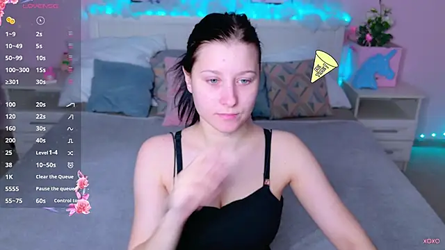 Snapshot of SarahStanley chatting on March 13, 2025, 9:10 am SarahStanley online show from March 13, 2025, 9:10 am