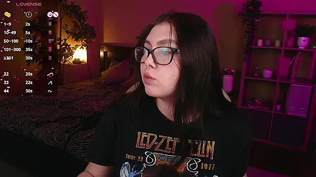 Snapshot of Arizonaa_Muse chatting on February 8, 2025, 12:28 pm Arizonaa Muse online show from February 8, 2025, 12:28 pm