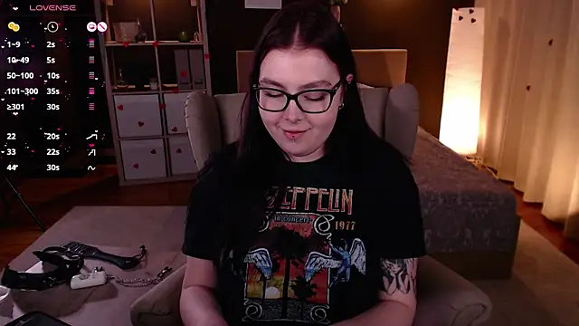 Snapshot of Arizonaa_Muse chatting on February 21, 2025, 3:34 am Arizonaa Muse online show from February 21, 2025, 3:34 am