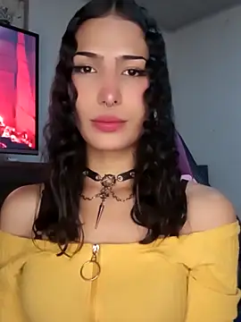 Snapshot of Lanna_hott_ chatting on September 20, 2025, 8:25 pm Lanna hott online show from September 20, 2025, 8:25 pm
