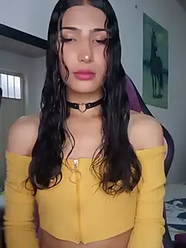 Lanna hott  online show from July 15, 2026, 7:43 pm