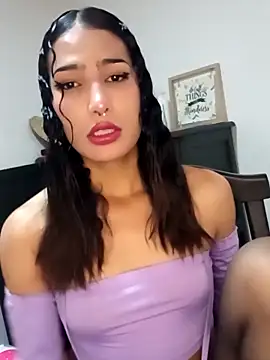 Snapshot of Lanna_hott_ chatting on March 22, 2025, 8:15 pm Lanna hott online show from March 22, 2025, 8:15 pm