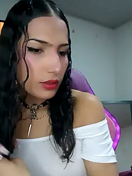 Snapshot of Lanna_hott_ chatting on September 23, 2025, 7:32 pm Lanna hott online show from September 23, 2025, 7:32 pm