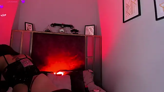 Snapshot of Valkiria_ponce chatting on March 21, 2025, 1:45 pm Valkiria ponce online show from March 21, 2025, 1:45 pm