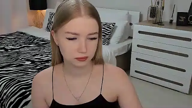 shy  lady online show from March 19, 2025, 6:12 pm