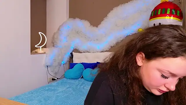 GloriNichols online show from December 4, 2025, 6:12 am