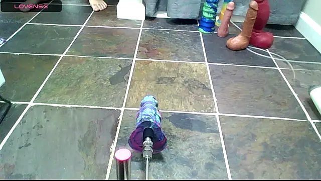 Snapshot of MILFandDILF3 chatting on October 7, 2025, 9:05 pm MILFandDILF3 online show from October 7, 2025, 9:05 pm