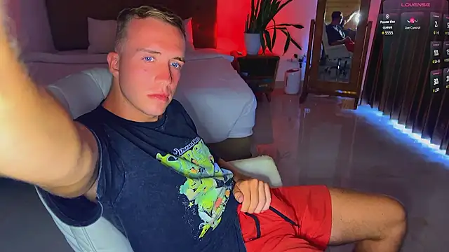 Snapshot of tommy_cumfinger chatting on March 10, 2026, 7:45 am tommy cumfinger online show from March 10, 2026, 7:45 am