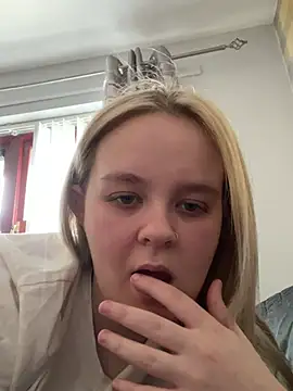 Snapshot of princess_blondex chatting on March 7, 2025, 12:56 pm princess blondex online show from March 7, 2025, 12:56 pm