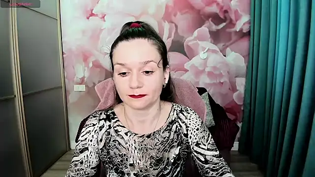 AriaGray online show from June 27, 2026, 4:13 pm