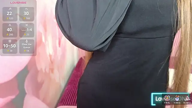 Snapshot of AriaGray chatting on November 3, 2025, 2:31 pm AriaGray online show from November 3, 2025, 2:31 pm