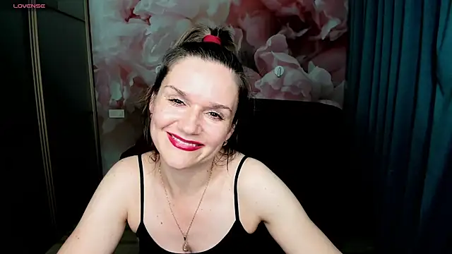 Snapshot of AriaGray chatting on November 25, 2025, 2:56 am AriaGray online show from November 25, 2025, 2:56 am