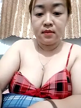 Snapshot of VyOanh2K chatting on November 22, 2025, 3:55 pm VyOanh2K online show from November 22, 2025, 3:55 pm