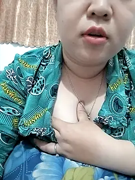 Snapshot of VyOanh2K chatting on October 19, 2025, 7:11 am VyOanh2K online show from October 19, 2025, 7:11 am