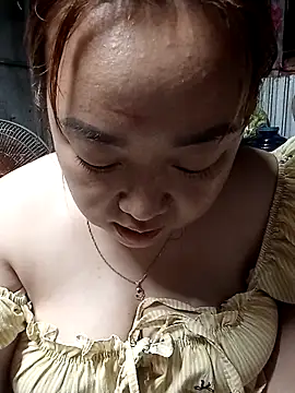 Snapshot of VyOanh2K chatting on November 15, 2025, 3:16 pm VyOanh2K online show from November 15, 2025, 3:16 pm