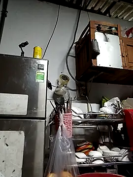 Snapshot of VyOanh2K chatting on October 15, 2025, 2:03 pm VyOanh2K online show from October 15, 2025, 2:03 pm