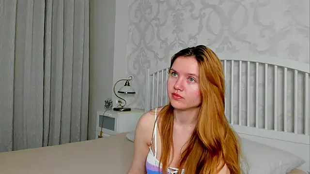 Eva  Lewis online show from May 25, 2026, 4:49 pm