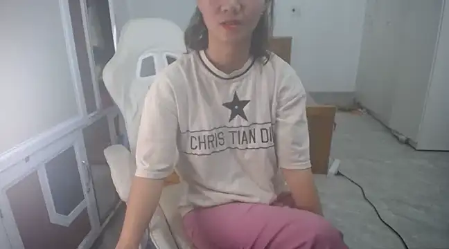 Susu204 online show from February 28, 2025, 3:04 pm