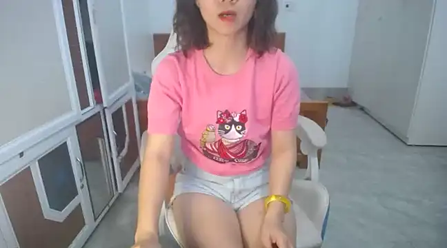 Susu204 online show from March 5, 2025, 2:34 pm