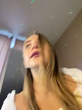 GraceTorrez online show from October 15, 2025, 4:44 am