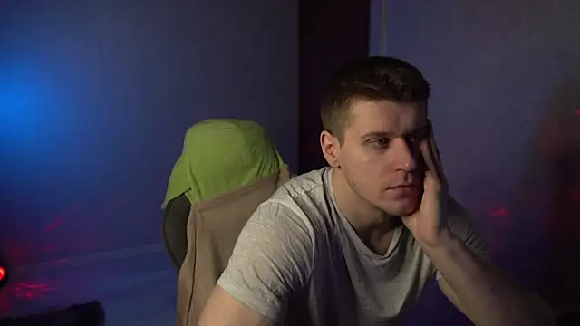 Bruno Banani online show from December 15, 2025, 8:03 pm