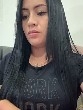 Snapshot of Sara_luna_ chatting on December 21, 2025, 2:13 am Sara luna online show from December 21, 2025, 2:13 am