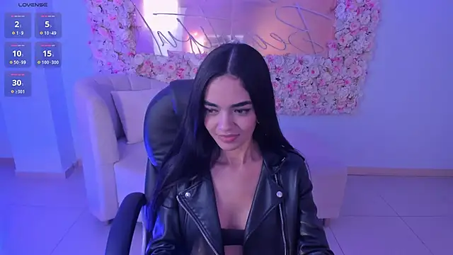 LucianaMillerX online show from December 18, 2024, 7:15 am