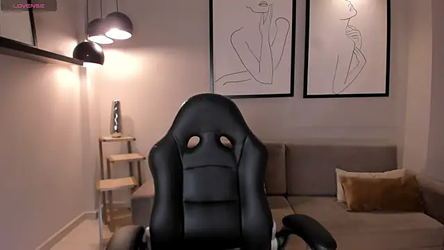 Snapshot of HannahJamesX chatting on March 3, 2025, 5:41 pm HannahJamesX online show from March 3, 2025, 5:41 pm