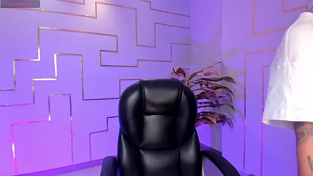 Snapshot of HannahJamesX chatting on September 8, 2025, 5:45 pm HannahJamesX online show from September 8, 2025, 5:45 pm