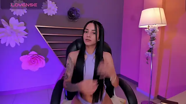 Snapshot of HannahJamesX chatting on March 19, 2025, 6:23 pm HannahJamesX online show from March 19, 2025, 6:23 pm