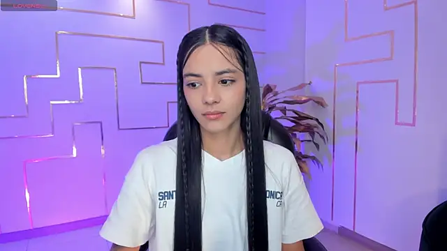 Snapshot of HannahJamesX chatting on September 15, 2025, 6:08 pm HannahJamesX online show from September 15, 2025, 6:08 pm