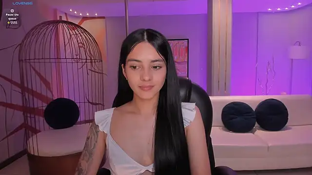 Snapshot of HannahJamesX chatting on January 13, 2025, 8:37 pm HannahJamesX online show from January 13, 2025, 8:37 pm