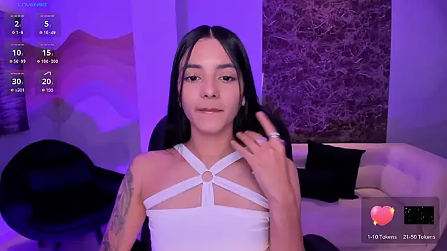 Snapshot of HannahJamesX chatting on February 25, 2025, 10:09 pm HannahJamesX online show from February 25, 2025, 10:09 pm