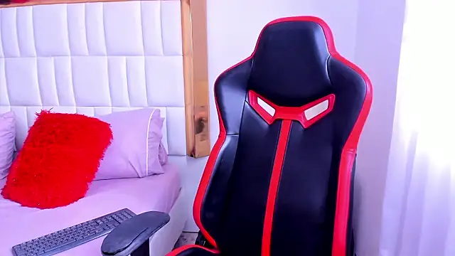 MadelineJackson online show from January 10, 2026, 9:54 pm