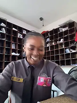 Snapshot of CiaraEbony chatting on April 24, 2026, 9:39 pm CiaraEbony online show from April 24, 2026, 9:39 pm