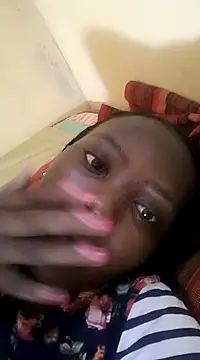 Snapshot of Pretty_Shall chatting on February 19, 2025, 1:17 pm Pretty Shall online show from February 19, 2025, 1:17 pm