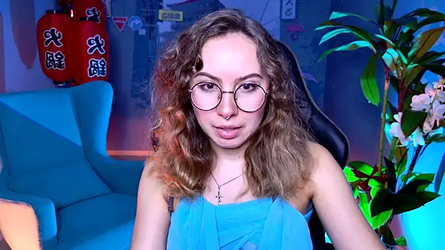JasmineMilko online show from July 9, 2026, 5:08 am
