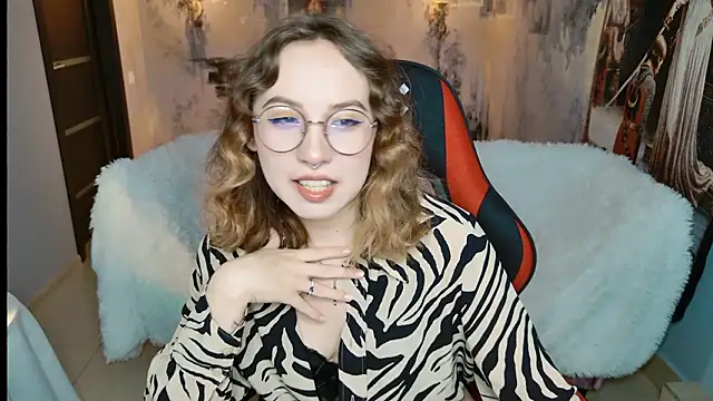 JasmineMilko online show from March 19, 2026, 5:07 am