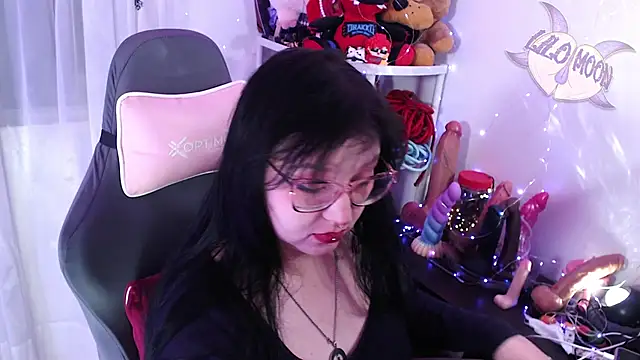 Snapshot of LiloMoon69 chatting on February 24, 2026, 3:18 am LiloMoon69 online show from February 24, 2026, 3:18 am