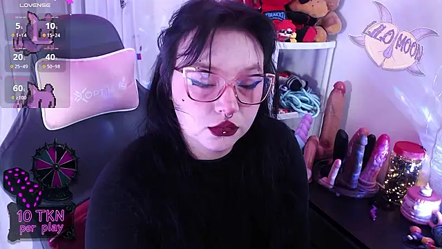 Snapshot of LiloMoon69 chatting on February 3, 2026, 1:49 pm LiloMoon69 online show from February 3, 2026, 1:49 pm