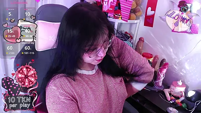 Snapshot of LiloMoon69 chatting on February 13, 2026, 12:43 am LiloMoon69 online show from February 13, 2026, 12:43 am